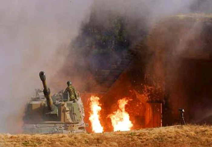 Những cuộc tấn công then chốt của Quân đội Nga bắt đầu vào đầu tháng 4; tuy nhiên, do Quân đội Ukraine đã xây dựng một hệ thống phòng thủ rộng lớn có chiều sâu trong nhiều năm, nên Quân đội Nga đã lâm vào những trận chiến cam go ác liệt và không thể nào tiến lên được.