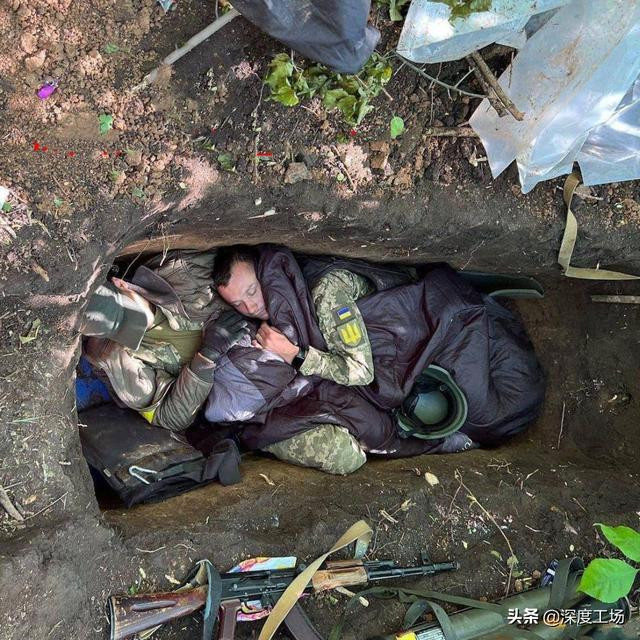 Quân đội Nga cho biết, Quân đội Ukraine ở mặt trận Donbas đã bị tổn thất nặng nề, trong đó Lữ đoàn bộ binh cơ giới số 57 của Ukraine ở thành phố Sieverodonetsk chịu tổn thất nặng nề nhất. Một trong các tiểu đoàn chiến đấu tại đây chỉ còn 28 người và một tiểu đoàn chỉ còn cơ cấu chỉ huy.