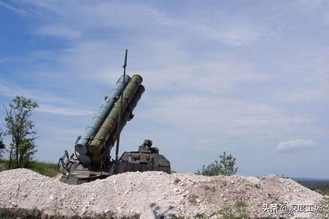 Nhằm tăng cường tiêu diệt sinh lực Quân đội Ukraine, Quân đội Nga đã sử dụng số lượng tên lửa đạn đạo và hành trình quá lớn; do vậy họ đã bắt đầu sử dụng cả tên lửa chống hạm, để tấn công các mục tiêu trên bộ của Ukraine.