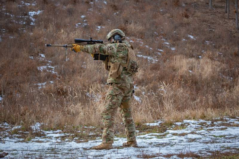Cần lưu ý rằng viên đạn của khẩu súng trường này có cỡ nòng 12,7 mm có sơ tốc đầu nòng là 780 m/s và dễ dàng xuyên qua lớp giáp của xe bọc thép hạng nhẹ và gây phát nổ bên trong xe đủ gây sát thương đối với kíp lái.