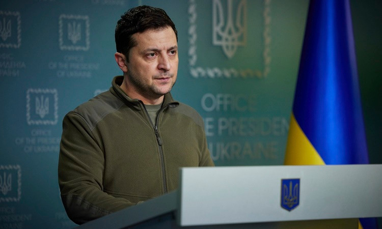 Tuy nhiên đó cũng là những lời cảnh báo đối với Tổng thống Ukraine Zelensky, cho dù Ukraine thực sự sẵn sàng thỏa hiệp với Nga, nhưng phương Tây sẽ không đồng ý, và Tổng thống Putin phải bị đánh bại. Nhưng liệu nước Nga có chịu chấp nhận? 