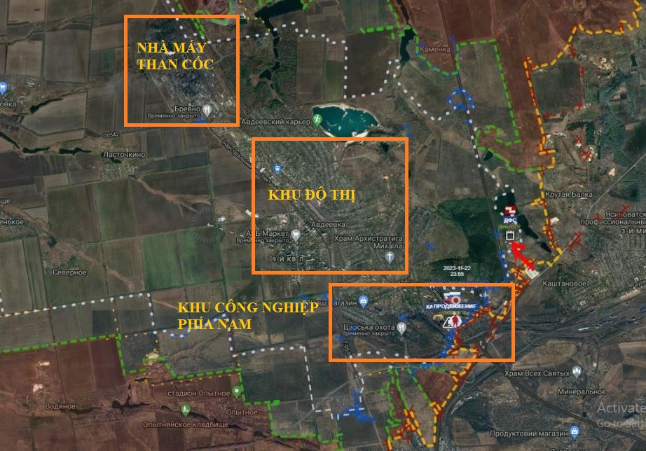 Trước năm 2014, Avdeevka là trung tâm công nghiệp của vùng Donbass, chủ yếu sản xuất than, thép, phân bón và các sản phẩm khác. Thành phố có Nhà máy luyện than cốc ở phía bắc và Khu công nghiệp ở phía nam.