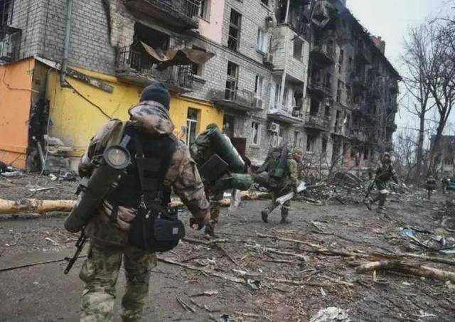 Tuy nhiên, vào giữa tháng 11/2023, tuyến phòng thủ của quân đội Ukraine tại Khu công nghiệp Avdeevka đã bất ngờ sụp đổ và quân đội Nga đã chiếm được toàn bộ Khu công nghiệp này chỉ trong vài ngày.