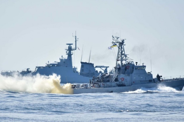 Ngoài nguy cơ bắt đầu các cuộc chiến toàn diện ở Donbass, quân đội Ukraine còn mở các hành động khiêu khích đe dọa đến các cuộc đụng độ với Nga và ở Biển Azov.