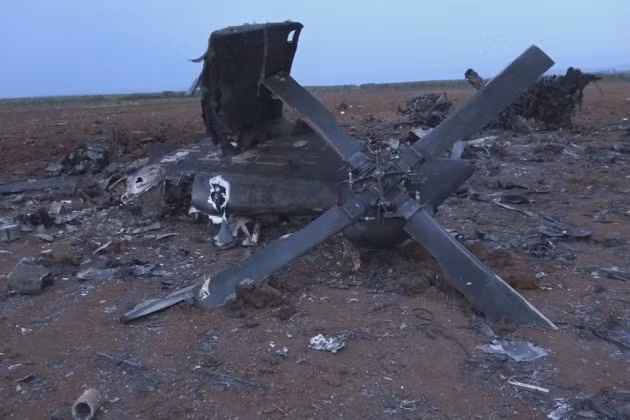 Không quân tiêm kích Nga cũng đã bắn hạ một trực thăng vũ trang Mi-24 của Quân đội Ukraine trên khu vực Kherson. Lực lượng phòng không mặt đất của Nga cũng đã bắn rời một máy bay cường kích Su-25 của Ukraine ở khu vực Ugledar thuộc Donetsk. 