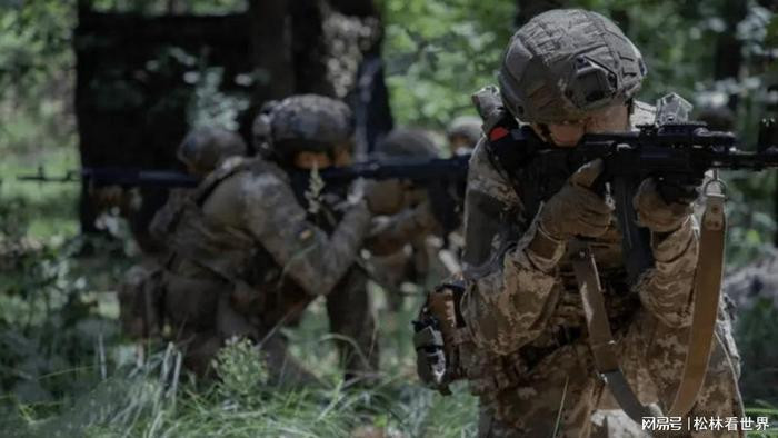 Đồng thời, có bằng chứng cho thấy lính đánh thuê nước ngoài từ khu vực Kursk, đã bỏ trốn ngay từ ngay khi có dấu hiệu thất bại của AFU tại đây. Mặt khác, sự hiện diện của lính đánh thuê nước ngoài trong hàng ngũ AFU, không còn là chuyện lạ.