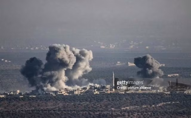 Theo nguồn tin của Thổ Nhĩ Kỳ, trung tâm chỉ huy và kiểm soát ở Idlib đã bị tấn công bởi các cuộc không kích của Nga, ngoài các chỉ huy khủng bố, các sĩ quan liên lạc của MI6 và các trắc thủ điều khiển UAV, cũng như các chỉ huy hoạt động đặc biệt GUR Ukraine đóng quân cũng bị tấn công.