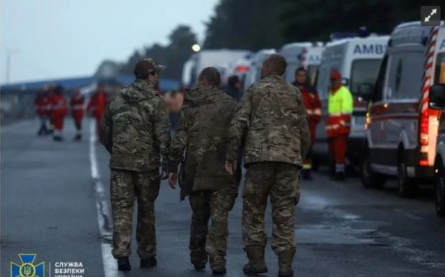 Các thông tin trước đó cho biết, số lượng quân nhân Ukraine đào ngũ những tháng đầu năm nay đã tăng gấp đôi so với năm ngoái và các binh sĩ Ukraine trên 50 tuổi bắt đầu ra hàng Quân đội Nga trên quy mô lớn và xin đưa vào diện “không trao đổi tù binh”.