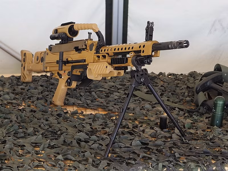 MG5 dùng đạn 7,62×51mm NATO do Công ty H&amp;K của Đức sản xuất. Quá trình phát triển MG5 được bắt đầu ngay sau khi MG4 được giới thiệu, ra mắt với tên gọi H&amp;K MG43 tại triển lãm thương mại MILIPOL 2001 ở Paris.