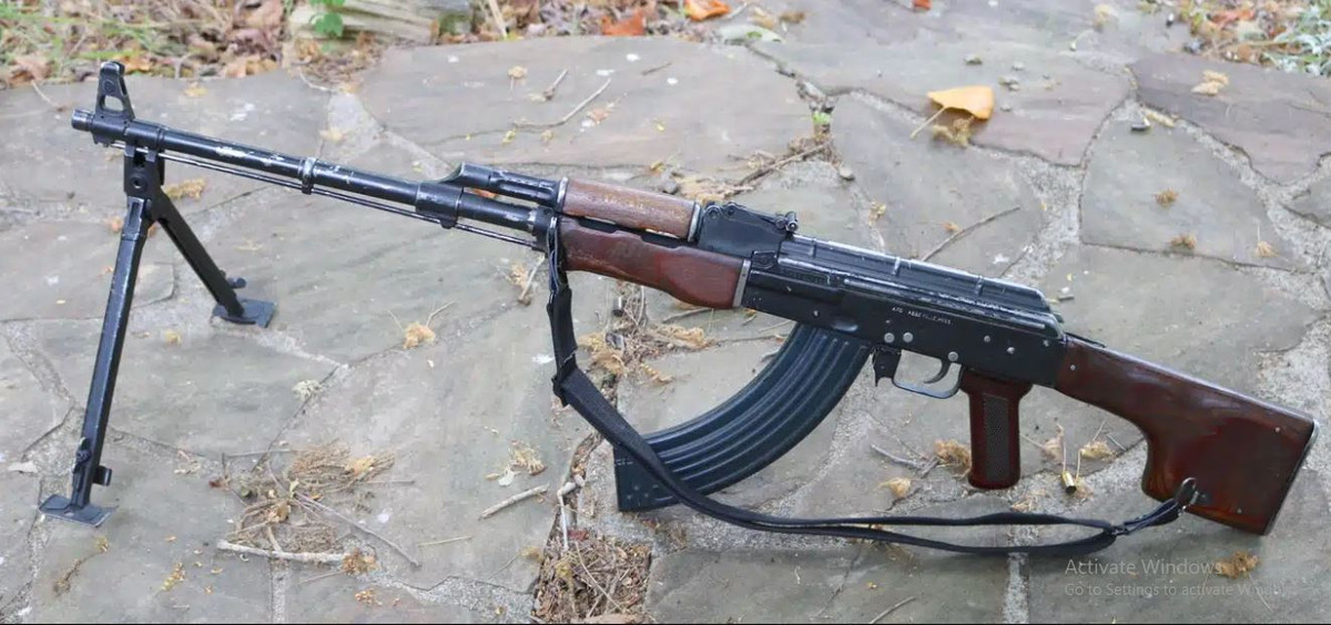 Loại súng máy hạng nhẹ này được chính thức sử dụng và đặt tên là RPK, tức là "súng máy hạng nhẹ Kalashnikov" của Nga. RPK là loại súng máy hạng nhẹ được Liên Xô trang bị vào năm 1959, để thay thế cho súng máy cấp tiểu đội RPD, mới được đưa vào trang bị trước đó không lâu. 