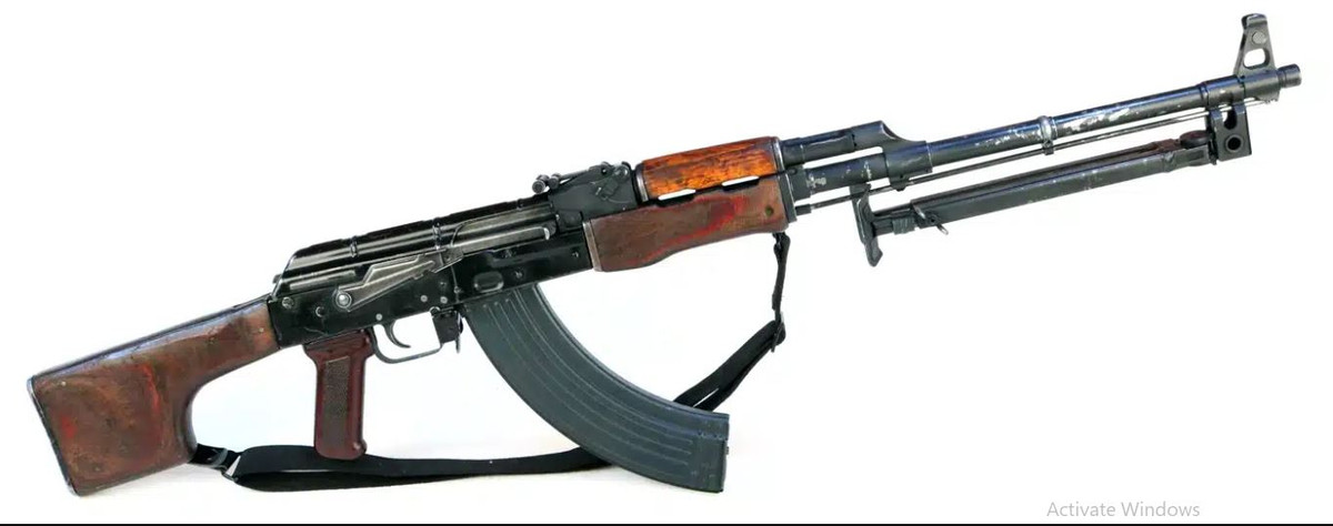 Súng máy RPK vẫn áp dụng nguyên lý hoạt động trích khí qua thoi đẩy về của súng trường tấn công AK-47/AKM và bắn đạn trung gian M1943 cỡ nòng 7,62×39 mm. Vì vậy, súng máy RPK vẫn giữ được những ưu điểm về hiệu suất tốt và độ tin cậy của súng AK-47.