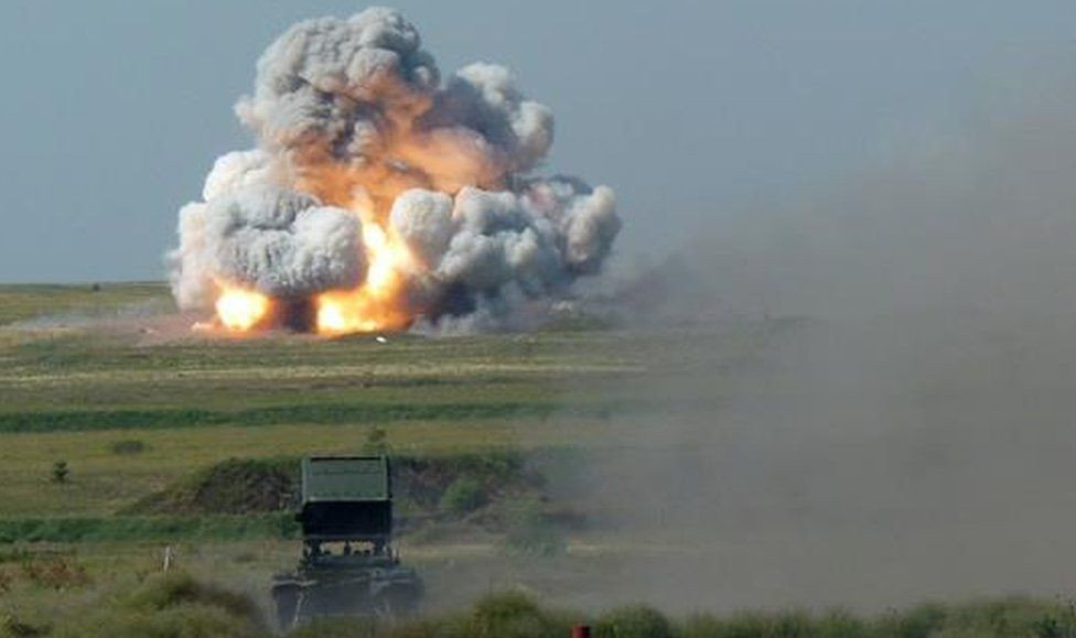 Khi sử dụng đạn nhiệt áp TOS-1A trong môi trường hẹp (như các khu đô thị cao tầng dày bên nhau), sẽ hội tụ các hiệu ứng sóng chấn động và nhiệt gây sát thương hiệu quả hơn;