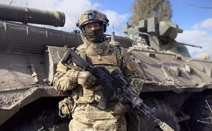 Ngoài hai mặt trận này, Quân đội Nga còn phản công ở mặt trận Zaporozhye. Quân đội Ukraine từng tập hợp tới 17 lữ đoàn bộ binh cơ giới và 5 tiểu đoàn xung kích để chiếm ngôi làng Rabotino. Tuy nhiên, bắt đầu từ đầu tháng 11, Quân đội Ukraine buộc phải bố trí lại các lữ đoàn tại đây sang các mặt trận khác.