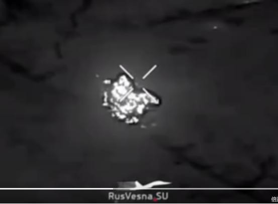 Ngoài ra, để ngăn chiến dịch vượt sông của Quân đội Ukraine, Bộ Tổng tham mưu của Nga thậm chí còn triển khai thêm các bệ phóng tên lửa đạn đạo Iskander và số lượng lớn UAV 4 trục và UAV tự sát (FPV) có trang bị camera ảnh nhiệt.