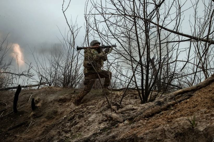 Bắt đầu từ giữa tháng 11, Quân đội Nga đã chiếm lại một số lượng lớn các khu vực do cuộc phản công của Quân đội Ukraine kiểm soát sau tháng 6; đồng thời đạt được những tiến bộ trên mặt trận Bakhmut mà lực lượng lính đánh thuê khét tiếng Wagner chưa đạt được. 