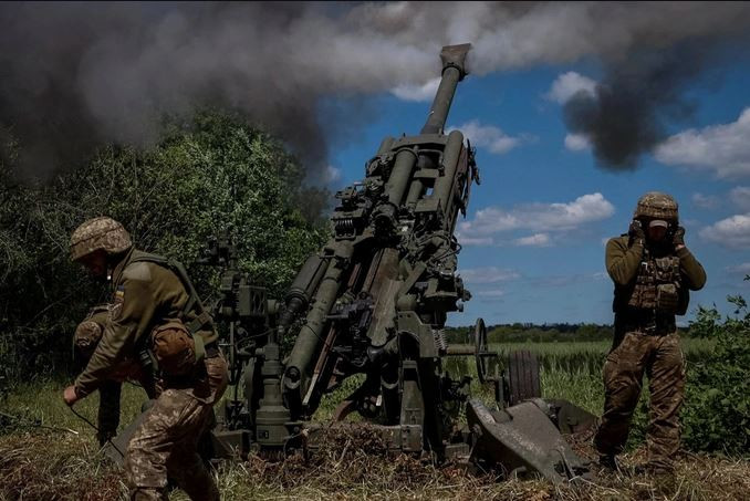 Riêng về lượng đạn pháo cỡ lớn được Ukraine tiêu thụ nhiều nhất. Mỹ đã viện trợ cho quân đội Ukraine hơn 800.000 viên đạn pháo 155mm theo tiêu chuẩn NATO, nhưng vẫn chỉ như “muối bỏ biển”. Theo lời của các quan chức Lầu Năm Góc, kho dự trữ đạn dược của quân đội Mỹ đã giảm đến mức "đáng lo ngại".