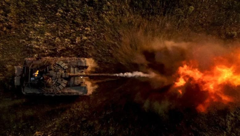 Cũng theo ISW, Quân đội Ukraine tiết lộ đã giành được thắng lợi nhỏ trong trận phản công ở thành phố Volchansk. Một đội biệt kích Nga định đột nhập vào Nhà máy chế biến tổng hợp, để hợp đồng chiến đấu trong-ngoài, nhưng bị hỏa lực Quân đội Ukraine chặn lại và khoảng 200 lính Nga bị mắc kẹt.