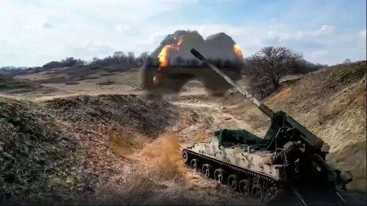 Nếu muốn tập trung lực lượng để tạo nên một đòn tấn công sấm sét và chấn động thì hãy chọn đưa quân từ làng Klishchiivka về phía nam, tấn công trực tiếp vào thành phố Tores’k, phối hợp với quân Nga tấn công từ đầu cầu Avdiivka phía bắc. Đây là một vấn đề khó giải quyết nhưng nó có thể tạo ra sự phối hợp ở cấp độ chiến đấu trên toàn chiến trường Ukraine. 