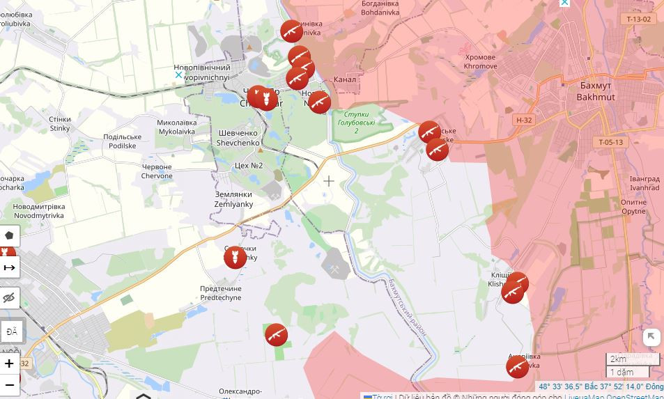 Tuy nhiên, trên hướng Chasov Yar, phía đông bắc thành phố Pokrovsk, Quân đội Nga đã có bước tiến vượt bậc trong 24 giờ qua. Trên hướng Krisivka, ở phía nam Chasov Yar, quân Nga đã tiến được khoảng 3 km gần như chỉ sau một đêm, với khu vực kiểm soát mới có diện tích gần 15 km2. Tiền tuyến đã vượt sang phía tây kênh đào Severski Donets - Donbass. 