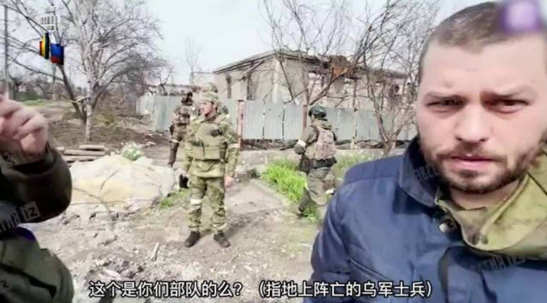 Mặt khác, Quân đội Nga đã bắt được một tù binh của tiểu đoàn Azov trong một cuộc đột kích vào tầng hầm. Tù binh này đã cung cấp nhiều thông tin quý giá, cho Quân đội Nga về các tầng hầm trong Nhà máy thép.