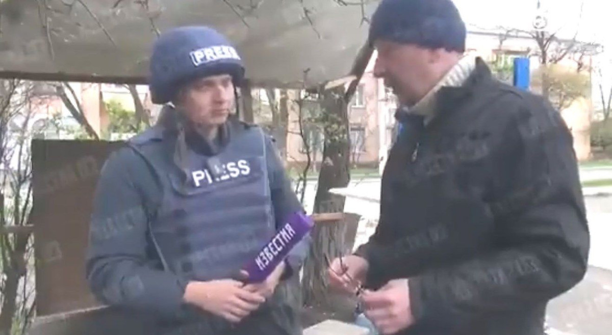 Điều may mắn đối với quân Nga, đang bao vây Nhà máy thép Azovstal, đó là một số công nhân của Nhà máy thép Azovstal bị lính Tiểu đoàn Azov bắt vào trong và đã trốn thoát. Họ đã cung cấp cho phía Nga rất rõ về cấu tạo của tầng hầm, hướng đi của đường hầm và đường hầm chính cho Quân đội Nga.