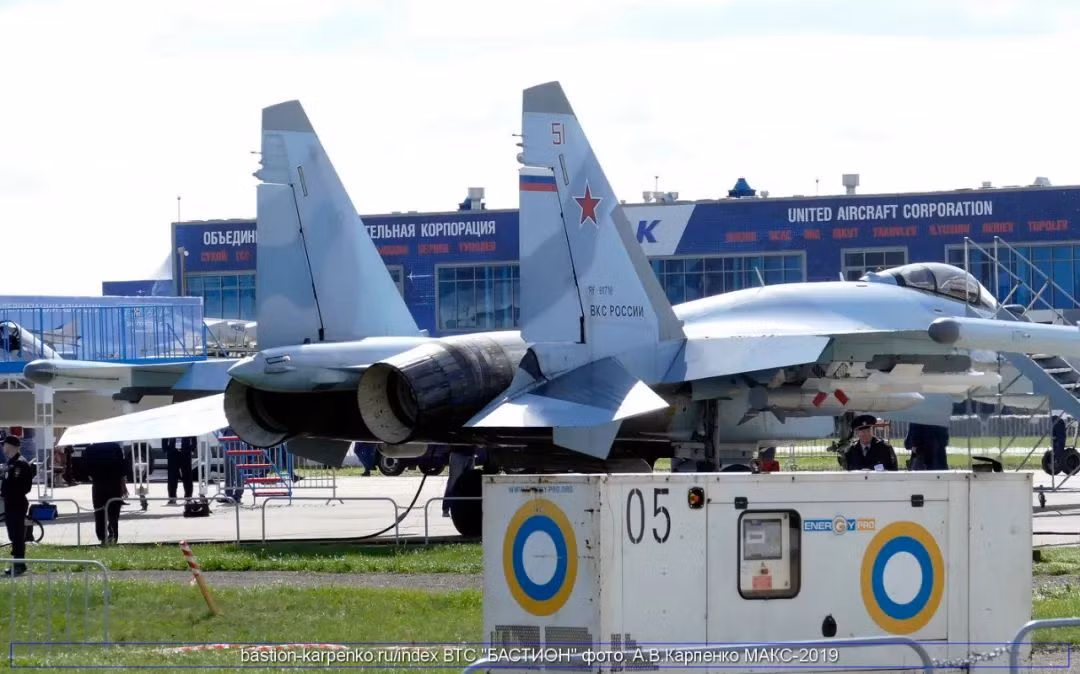 Theo các chuyên gia, sẽ không có nhiều quốc gia lựa chọn loại tên lửa R-37M, vì đường kính của tên lửa này lớn hơn cả tên lửa chống hạm C-802 của Trung Quốc đến 0,36 mét, nên lực cản treo quá lớn và khả năng cơ động là không đủ mạnh. Tốt hơn hết là nên đợi phiên bản tầm xa mở rộng của tên lửa R-77.