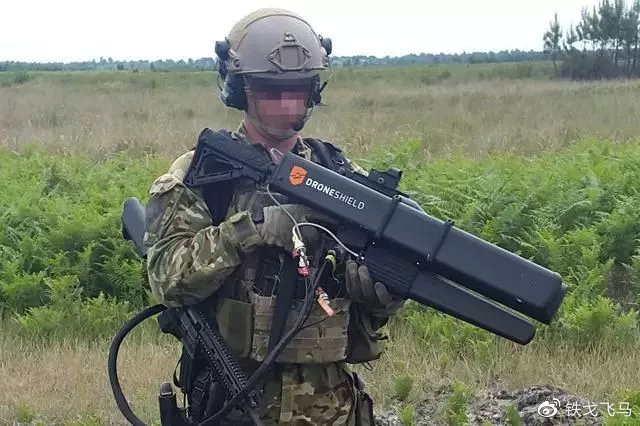 Để đạt được khả năng đánh chặn những chiếc UAV tự sát giá rẻ này, còn một vấn đề quan trọng khác, đó là phải đầu tư tiền cũng như công nghệ. Ưu điểm của UAV tự sát không nằm ở mức độ tiên tiến của chúng, mà ở giá rẻ và dựa vào số lượng để giành chiến thắng. Việc đánh chặn bằng tên lửa và các loại vũ khí đắt tiền khác, chắc chắn là không hiệu quả về mặt chi phí; từ đó dẫn đến kiệt sức. 