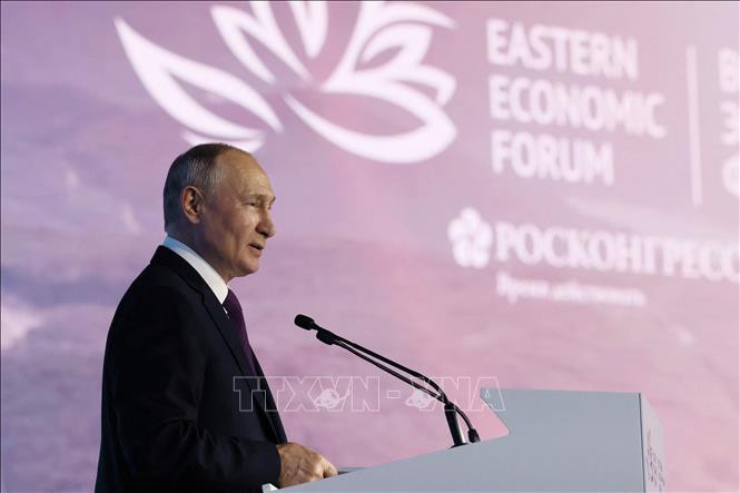 Mới đây, tại Diễn đàn Kinh tế Viễn Đông, khi được hỏi về tình hình xung đột giữa Nga và Ukraine, Tổng thống Putin cho biết: “Một trong những sứ mệnh thiêng liêng của Quân đội Nga, là làm mọi cách có thể để đánh đuổi kẻ thù khỏi lãnh thổ Nga và bảo vệ công dân Nga. Chúng ta phải cố gắng hết sức để hỗ trợ người dân Kursk”.