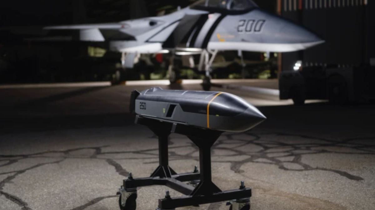 Nhỏ gọn nhưng mạnh mẽ, M-500 kết hợp tính năng tự động tiên tiến với tính mô-đun, giúp nó thích ứng nhanh chóng với các yêu cầu nhiệm vụ đang thay đổi. Với khả năng tương thích trên nhiều phương tiện phóng khác nhau, từ máy bay chiến đấu, máy bay ném bom đến UAV và hệ thống phóng pallet - nó nổi bật như một vũ khí đa năng, cho nhiều tình huống chiến đấu phức tạp.