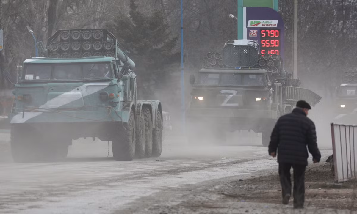 Giới chuyên gia nhiều người thắc mắc, tại sao Nga chưa thể khống chế được Ukraine? Có ý kiến cho rằng, công nghệ then chốt của Nga không bằng Mỹ, hay thậm chí là của Israel. Quân đội Mỹ đang chiến đấu ở Iraq và Israel đang chiến đấu ở Palestine và họ đều dựa vào khả năng tấn công chính xác và hệ thống tình báo hiệu quả.