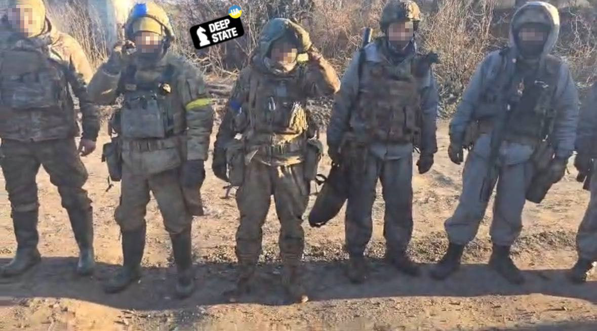 Quân đội Ukraine dự kiến sẽ điều 40.000 quân tới khu vực này vào tuần tới để “ổn định tình hình”. Tại phía tây Avdiivka, quân Nga đang tiến đều đặn từ Umansky. Hiện tại, các trận đánh chủ yếu tập trung ở dọc theo đường cấp phối từ Netelovo đi Umanskoye, quân Ukraine cũng tích cực tiến hành phản công tại đây, nhằm lấy lại thế trận.