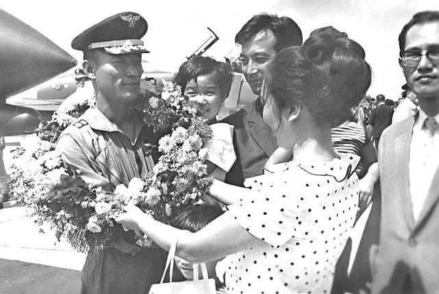 Buổi lễ ngày 6/6 đánh dấu sự kết thúc gần 55 năm phục vụ của các máy bay chiến đấu F-4 Phantom trong lực lượng Không quân Hàn Quốc. Ngày 29/8/1969, chiếc F-4D đầu tiên của Không quân Hàn Quốc đã đến căn cứ Daegu và gia nhập Phi đội Tiêm kích 151 thuộc Phi đoàn Tiêm kích số 11 vào thời điểm đó. Đây là đơn vị tiêm kích “Phantom” đầu tiên của Hàn Quốc.