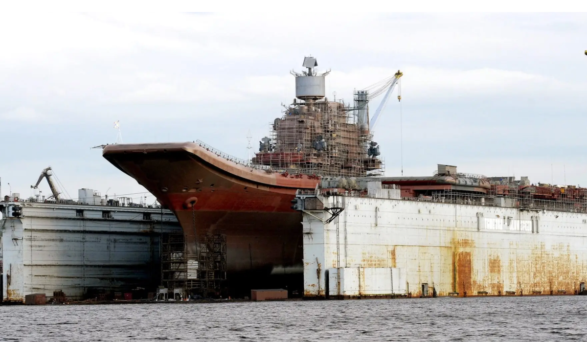 Vừa qua có một thông tin, đó là Cơ quan An ninh Liên bang Nga (FSB) tuyên bố rằng, họ đã ngăn chặn âm mưu phá hoại tàu sân bay "Đô đốc Kuznetsov" của đặc vụ Ukraine và cho biết, các đặc vụ Ukraine đã bắt liên lạc với một công nhân ở xưởng sửa chữa tàu sân bay Kuznetsov, thông qua một công cụ trò chuyện trên internet. 