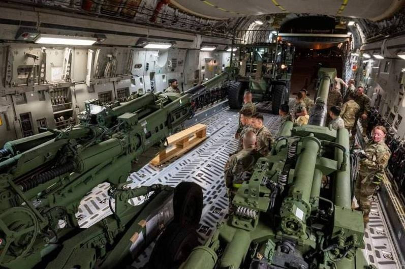 Chính phủ Ukraine đã cáo buộc viện trợ của phương Tây quá chậm trễ. Tổng thống Romania Iohannis cũng nhấn mạnh vấn đề này: "Tôi nghĩ đã đến lúc phải đối mặt với thực tế một cách nghiêm túc: chúng tôi đã cung cấp khoảng một nửa cam kết của mình, và nếu các nước phương Tây muốn Ukraine giành chiến thắng, thì phải cung cấp nhiều hơn nữa".