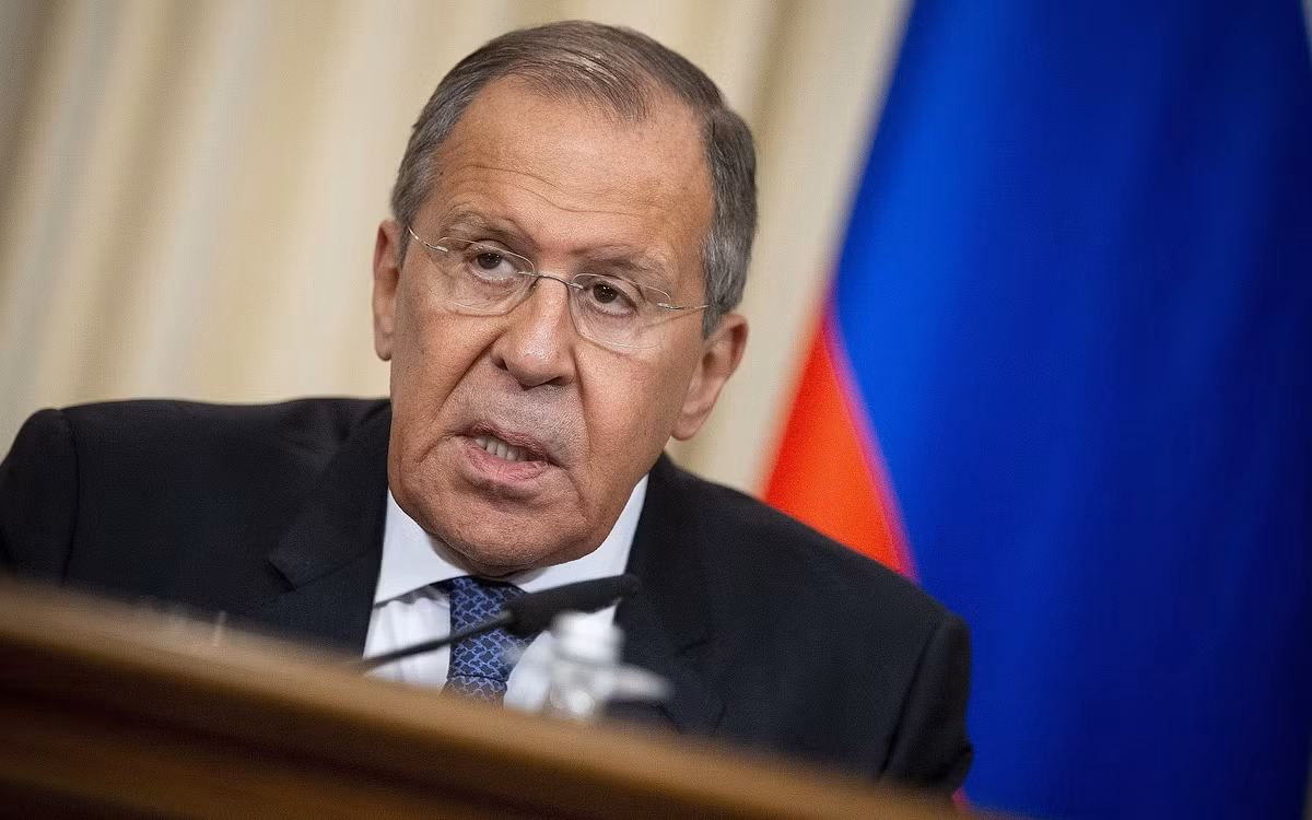 Theo ông Lavrov, phía Pháp đã đưa ra sáng kiến tổ chức cuộc gặp, nhưng hiện tại Nga không quan tâm đến việc tổ chức bất kỳ cuộc đàm phán nào, vì mục đích của cuộc gặp như vậy vẫn chưa được xác định và có nhiều khả năng, không đưa ra bất kỳ biện pháp nào, để hạ vòng leo thang mới ở Donbass.