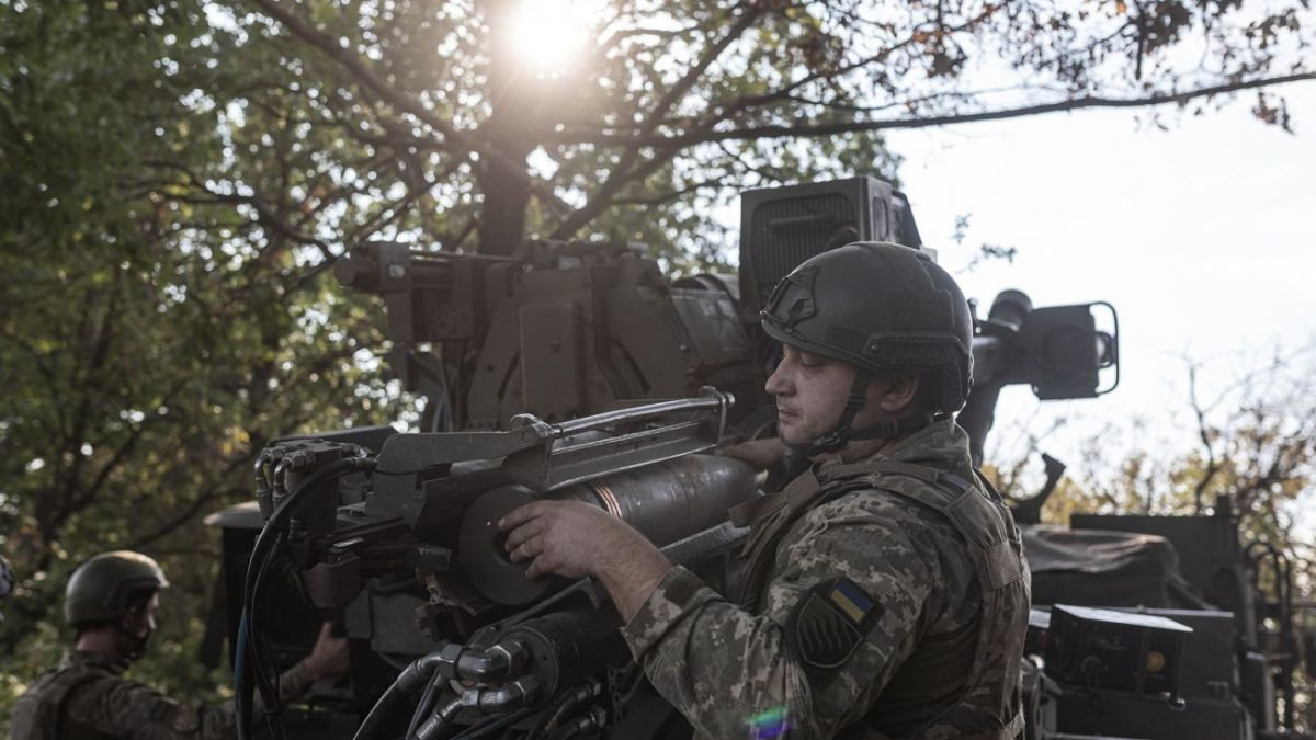 Chỉ huy Quân đội Ukraine biết rất rõ ý nghĩa của việc đường tiếp tế bị cắt đứt. Họ phải đối mặt với những thách thức và phải đưa ra quyết định nhanh chóng để đảm bảo khả năng chiến đấu của đơn vị mình. Dù là tái bố trí lực lượng hay tìm kiếm các kênh tiếp tế mới, thì công tác bảo đảm hậu cần rất quan trọng.