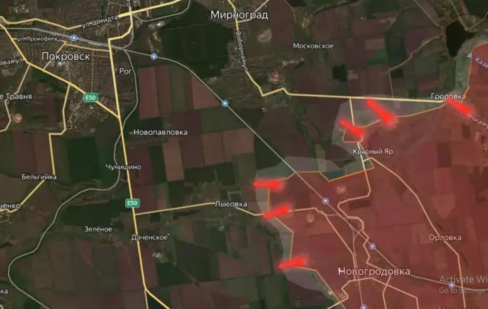 Bất chấp việc phản công của quân Ukraine, quân Nga đang tấn công theo hướng làng Lysovka, nằm ở phía đông nam thành phố Pokrovsk, và cách cửa ngõ thành phố này 7,5 km đường ô tô và hơn 5 km theo đường chim bay. Có thể quân Nga đang có ý định cắt đường cao tốc E-50 từ Pokrovsk đi Kurakhove.