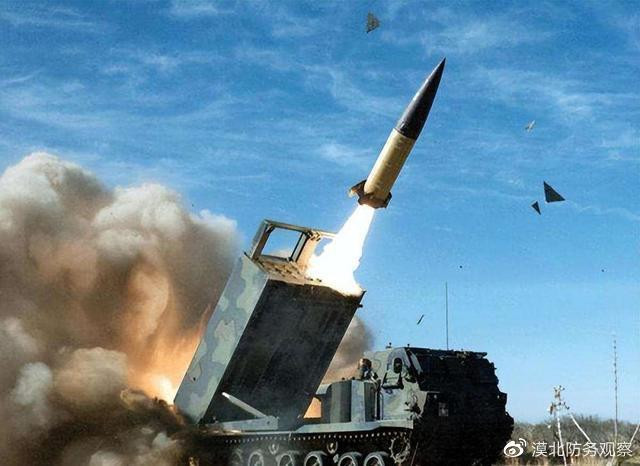 Có nghĩa là tên lửa M31 có thể gây ra mối đe dọa nghiêm trọng đối với các mục tiêu quân sự của Nga, nằm ở sâu phía sau khu vực hậu phương. Ngoài ra, xe phóng HIMARS có khả năng cơ động và linh hoạt, có thể rút ngay khỏi trận địa sau khi phóng đạn; do vậy bệ phóng HIMARS, có khả năng sống sót cao trên chiến trường. 