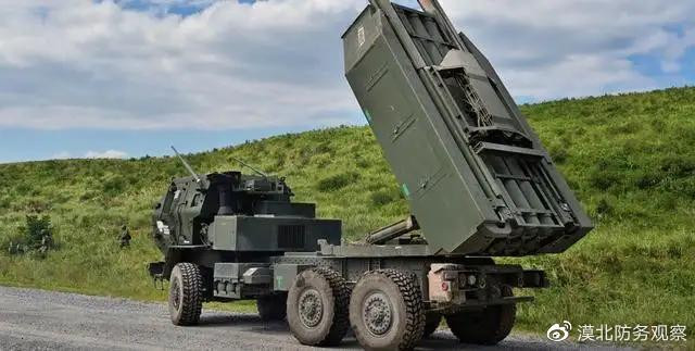 Các mạng xã hội đưa tin rằng, việc chuyển giao được thực hiện thông qua trạm kiểm soát Krakovets, một trong những nơi xa nhất so với nước láng giềng Belarus. Vị trí này sẽ giữ được bí mật, trước sự sục sạo của các máy bay do thám của Nga tại Belarus. 