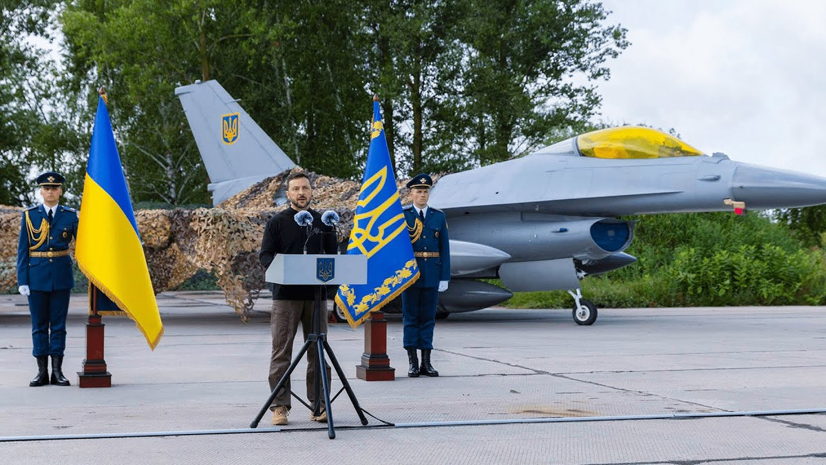 Hãng tin Anh Reuters cũng chỉ ra rằng, lô máy bay chiến đấu F-16 mà Ukraine nhận đầu tiên, là những máy bay chiến đấu cũ, được sản xuất từ cuối thập nhiên 1980 nhưng đã được hiện đại hóa; chẳng hạn như nâng cấp hệ thống radar điều khiển hỏa lực, giúp nâng cao đáng kể khả năng chiến đấu của chúng.
