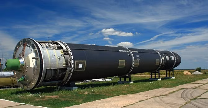 Sau khi số đầu đạn hạt nhân của Ukraine được đưa đến Mỹ, chúng được chuyển đổi thành các thanh nhiên liệu hạt nhân và bán cho các nhà máy điện hạt nhân. Ukraine đã nhận được 1 tỷ USD bán các đầu đạn hạt nhân này.