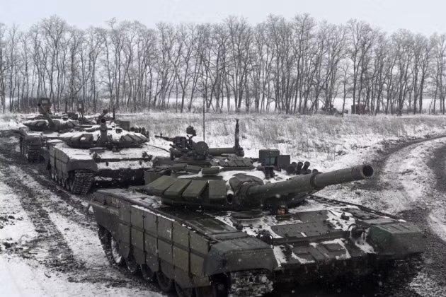 Theo các chuyên gia, việc quân đội Ukraine để mất Bakhmut là điều khó tránh khỏi, vì một cuộc tiến công cực kỳ mạnh mẽ của Quân đội Nga và lực lượng lính đánh thuê, và trong những tuần tới hoặc thậm chí là ngày tới, thành phố có thể bị bao vây. 