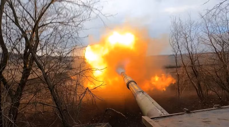 Moskva đã tuyên bố rõ ràng rằng, bằng mọi giá, AFU phải bị trục xuất khỏi Kursk. Theo thông tin đã biết, khoảng 50.000 quân Nga đang tiến hành một cuộc tấn công tổng lực và khu vực do AFU kiểm soát ở Kursk, đang bị thu hẹp nhanh chóng. 