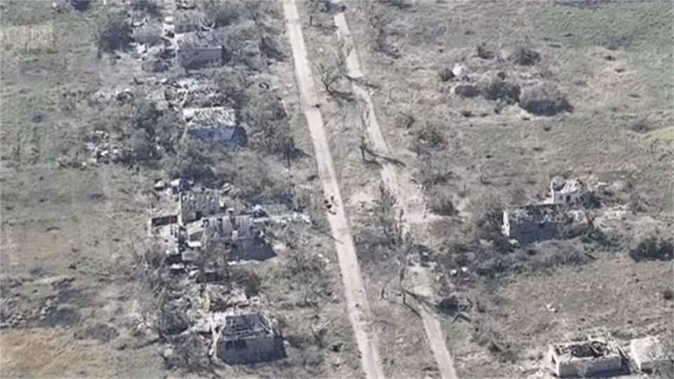 Theo thống kê của Oryx, quân đội Ukraine đã chiếm lại được 37 km vuông lãnh thổ trong tháng 8, chủ yếu tập trung ở Krishivka (phía nam Bakhmut thuộc Donetsk), khu vực Staromayorsk (phía nam thị trấn Velyka Novosilka thuộc Nam Donetsk), cùng những trận chiến đẫm máu ở mặt trận Rabotino (nam thị trấn Orekhiv thuộc Zaporozhye).