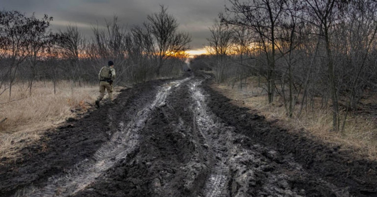 Tên lửa Nga tập kích căn cứ bí mật của Ukraine ở Nikolayev - Hình 6 Ten lua Nga tap kich can cu bi mat cua Ukraine o Nikolayev-Hinh-6