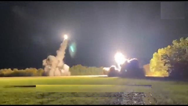 Thậm chí, cuộc họp Verkhovna Rada (Quốc hội Ukraine) ở Ukraine cũng hoãn lại cho đến tháng 12. Tuy nhiên, đòn trả đũa bằng tên lửa Oreshnik có gây hoảng loạn trong dân chúng ở Ukraine, nhưng không khiến Quân đội Ukraine sợ hãi.