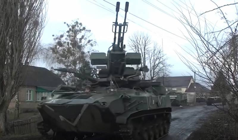 Còn trong cuộc họp báo chiều qua, người phát ngôn chính thức của Bộ Quốc phòng Nga, Thiếu tướng Igor Konashenkov cho biết: Cuộc tấn công của quân đội Nga và lực lượng dân Lugansk và Donetsk thân Nga, vẫn tiếp tục ở Donbass.