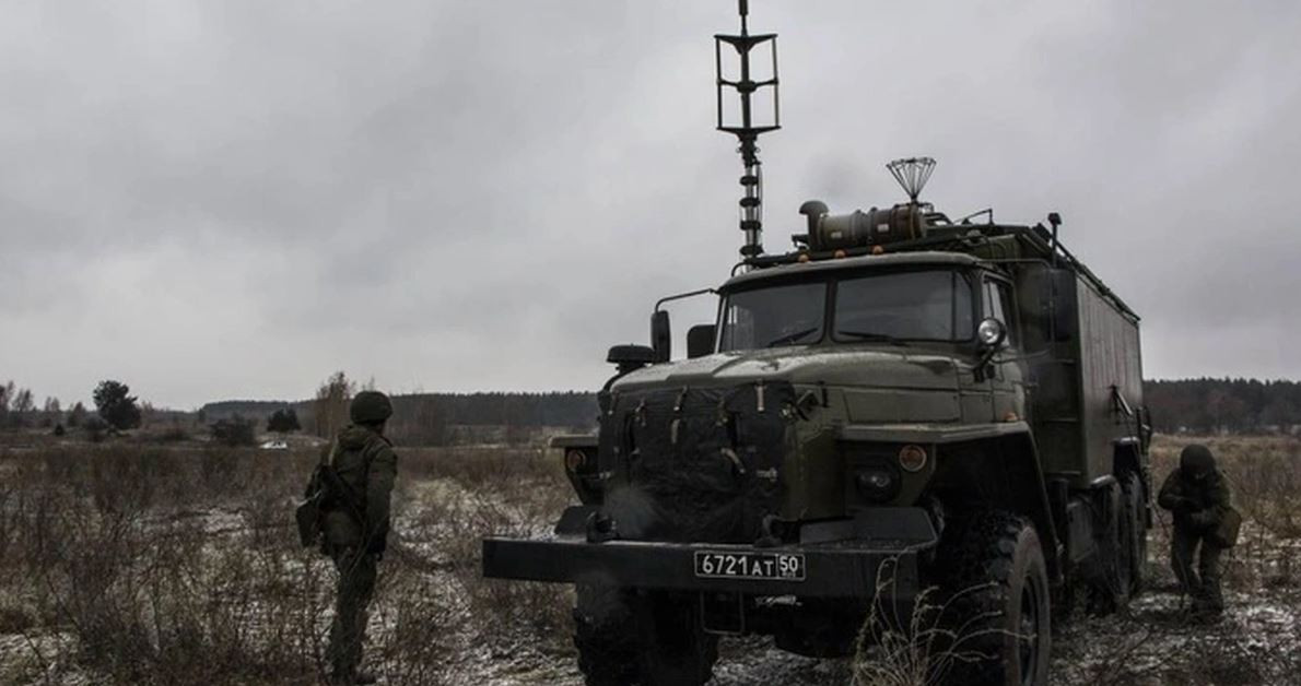 Mặc dù trinh sát không gian, tác chiến điện tử của quân đội Nga kém hơn so với Quân đội Mỹ, cũng như hệ thống truyền tin vẫn còn hơi chậm và cũng thiếu các phương tiện như UAV tích hợp, vừa đảm nhiệm trinh sát, giám sát và chiến đấu; nhưng cũng đủ để đối phó với một cuộc xung đột cục bộ quy mô lớn. 