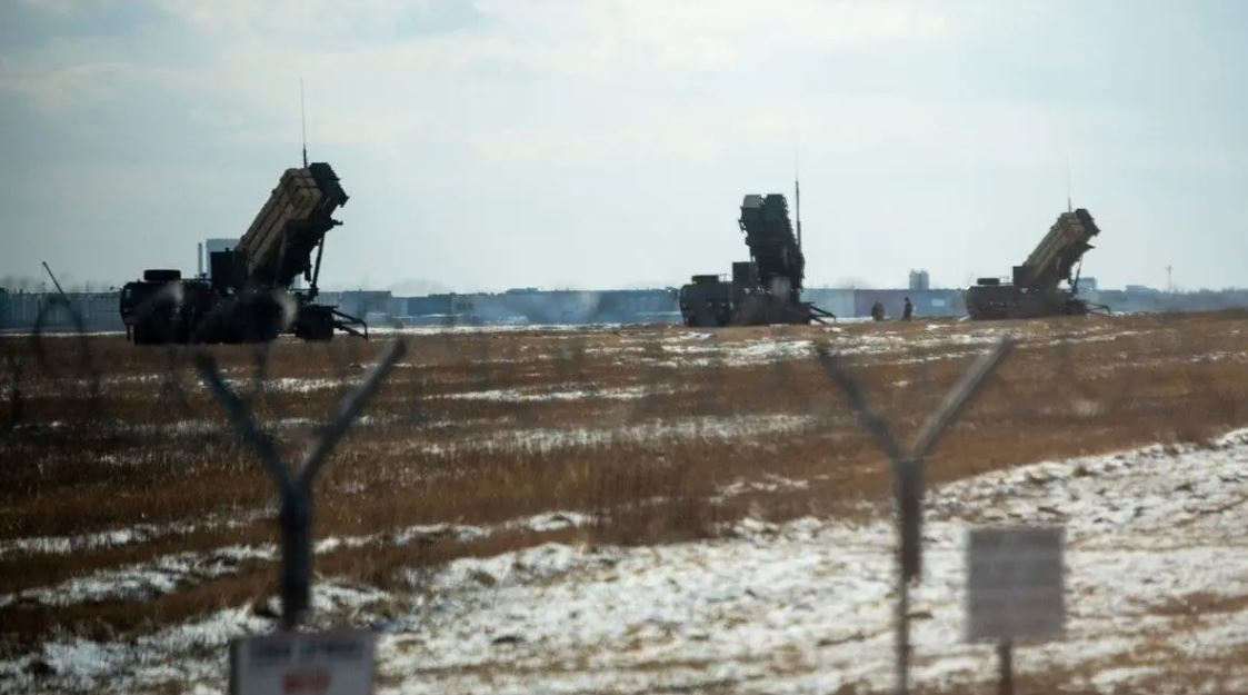 Theo các chuyên gia phân tích, Mỹ đã “bị choáng” trước việc các hệ thống phòng không và tên lửa có giá trị của Ukraine bị phá hủy và đang cố gắng hết sức để ngăn việc chuyển giao tên lửa Patriot mới cho Ukraine. Nhưng cho dù sớm hay muộn, họ cũng phải đưa ra lựa chọn.