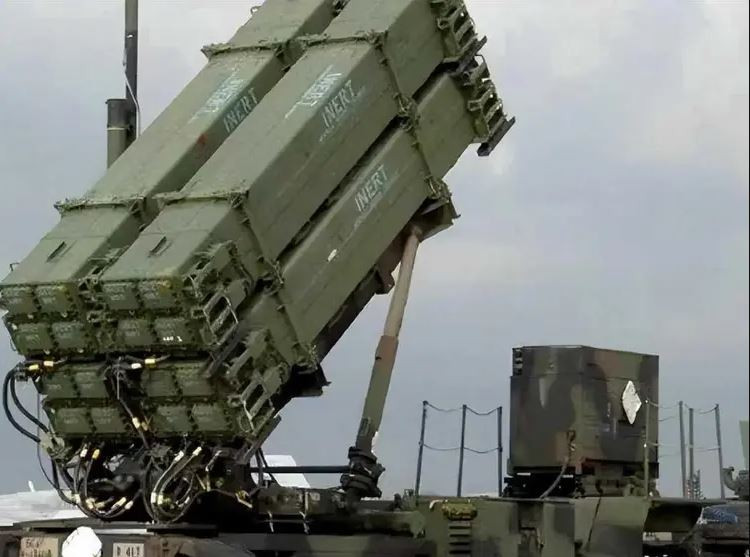 Về vấn đề này, chuyên gia Merculis nói trên kênh YouTube The Duran: "Rõ ràng, người Mỹ, người Ukraine và các đồng minh phương Tây của họ bị sốc trước những cuộc tấn công này". Phương Tây không thể cung cấp những hệ thống phòng không hiệu quả cho Ukraine, thậm chí là bảo vệ an ninh của chính mình. 